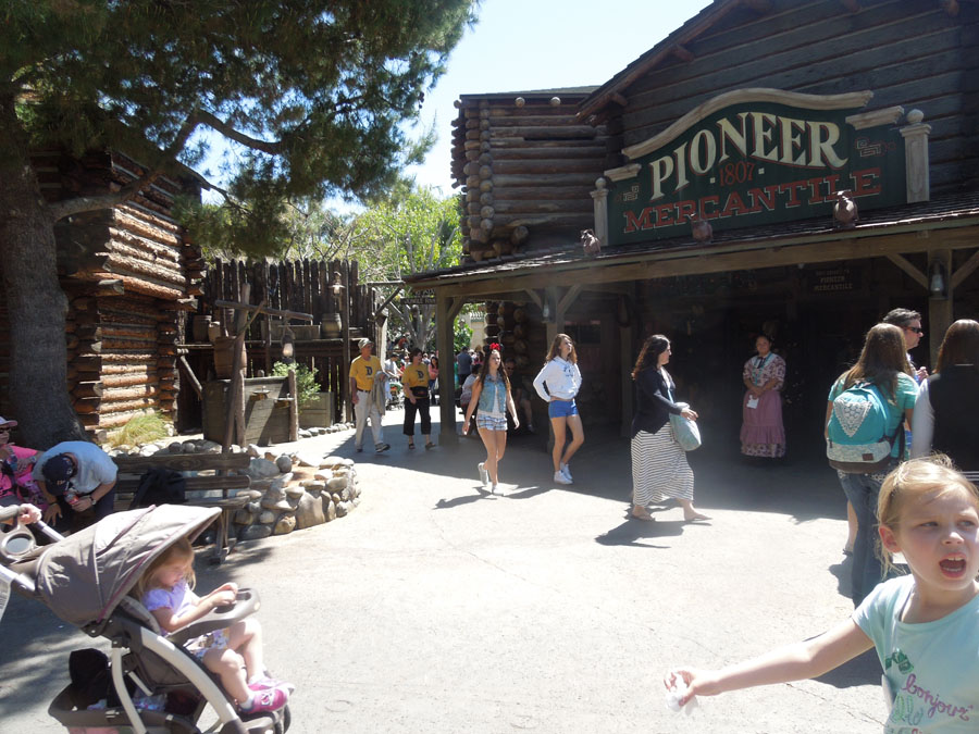 Disneyland Frontierland Streets